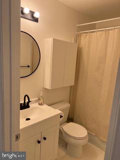 43557 Patching Pond Square Ashburn, VA 20147 - Photo 9 of 15 Bathroom #2