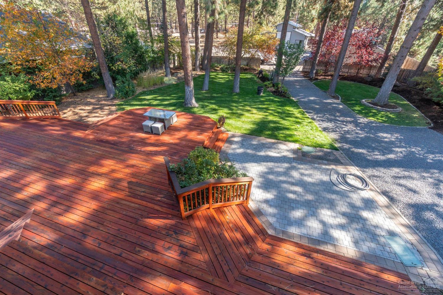 60098 Cinder Butte Road Bend, OR 97702 - Photo 20 of 25 a view of yard with tree s