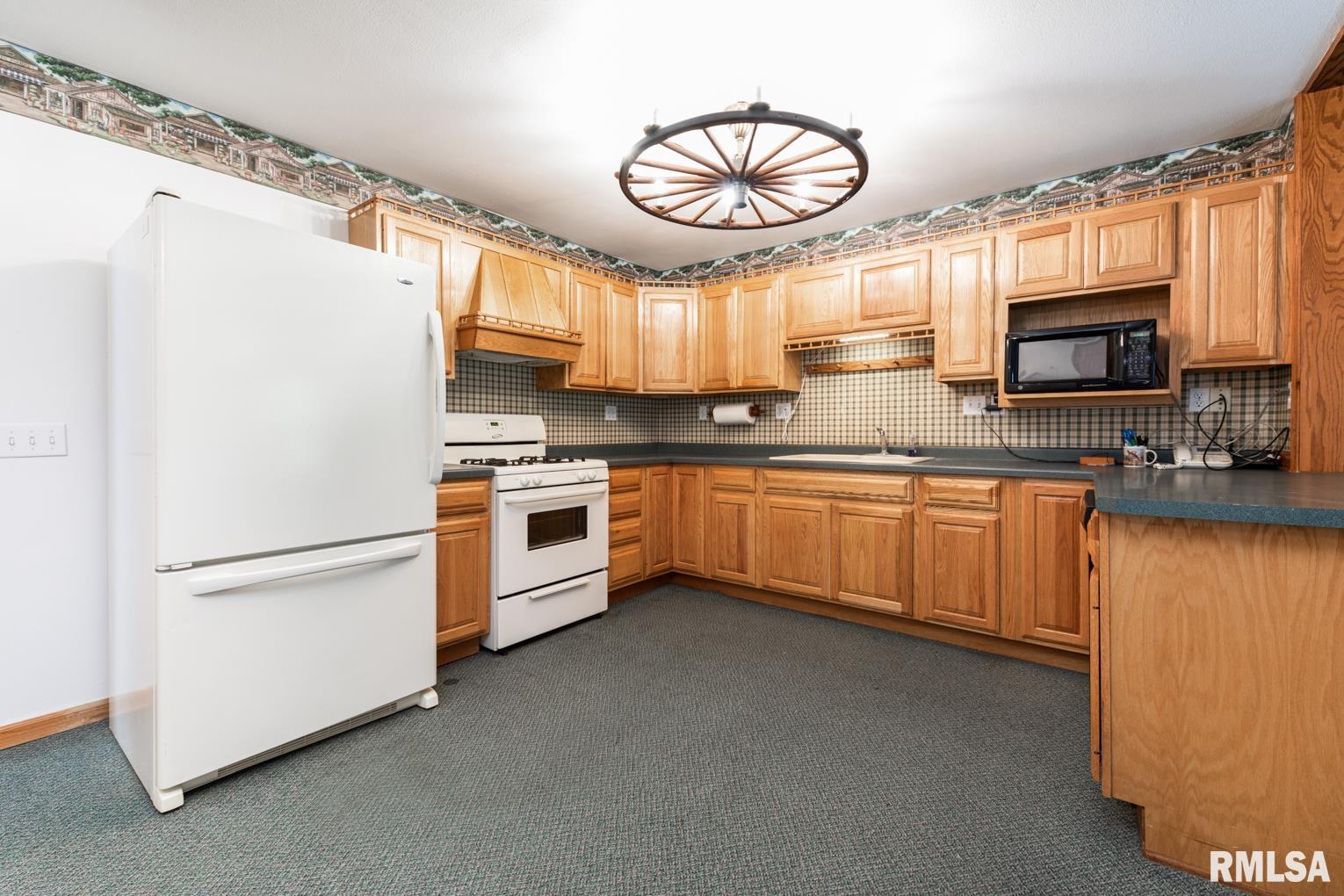 26822 Kinderhook Road Browning, IL 62624 - Photo 3 of 33