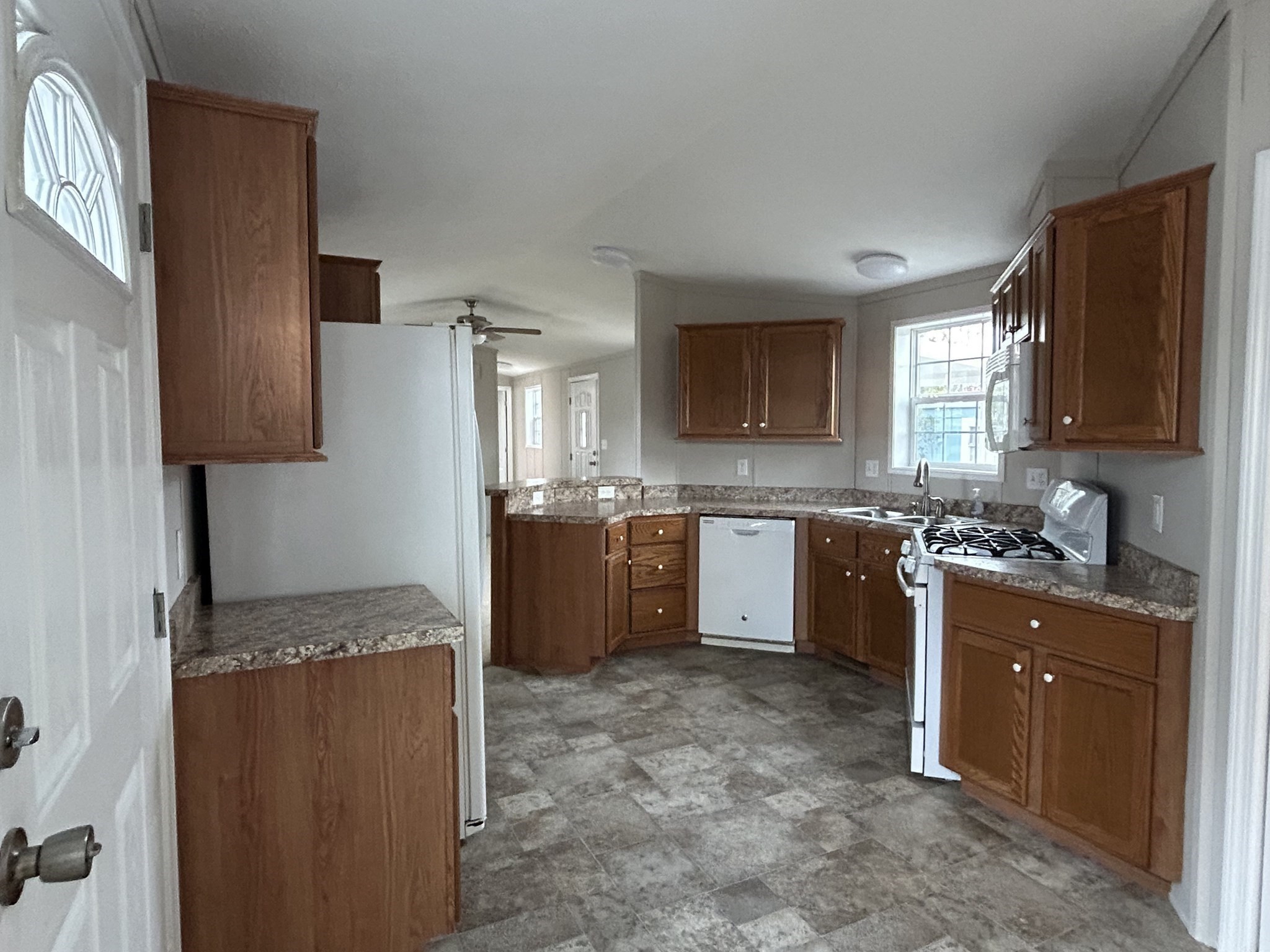 8 Alfred Street Wareham, MA 02538 - Photo 2 of 8 Gallery Image 2