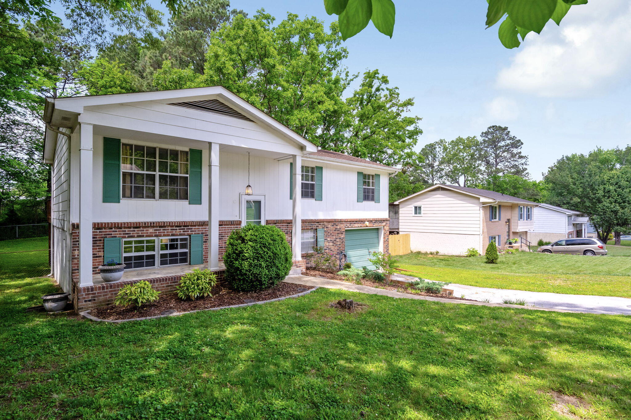 8326 Middle Road Ooltewah, TN 37363 - Photo 2 of 29 2-web-or-mls-DSC_8578-74