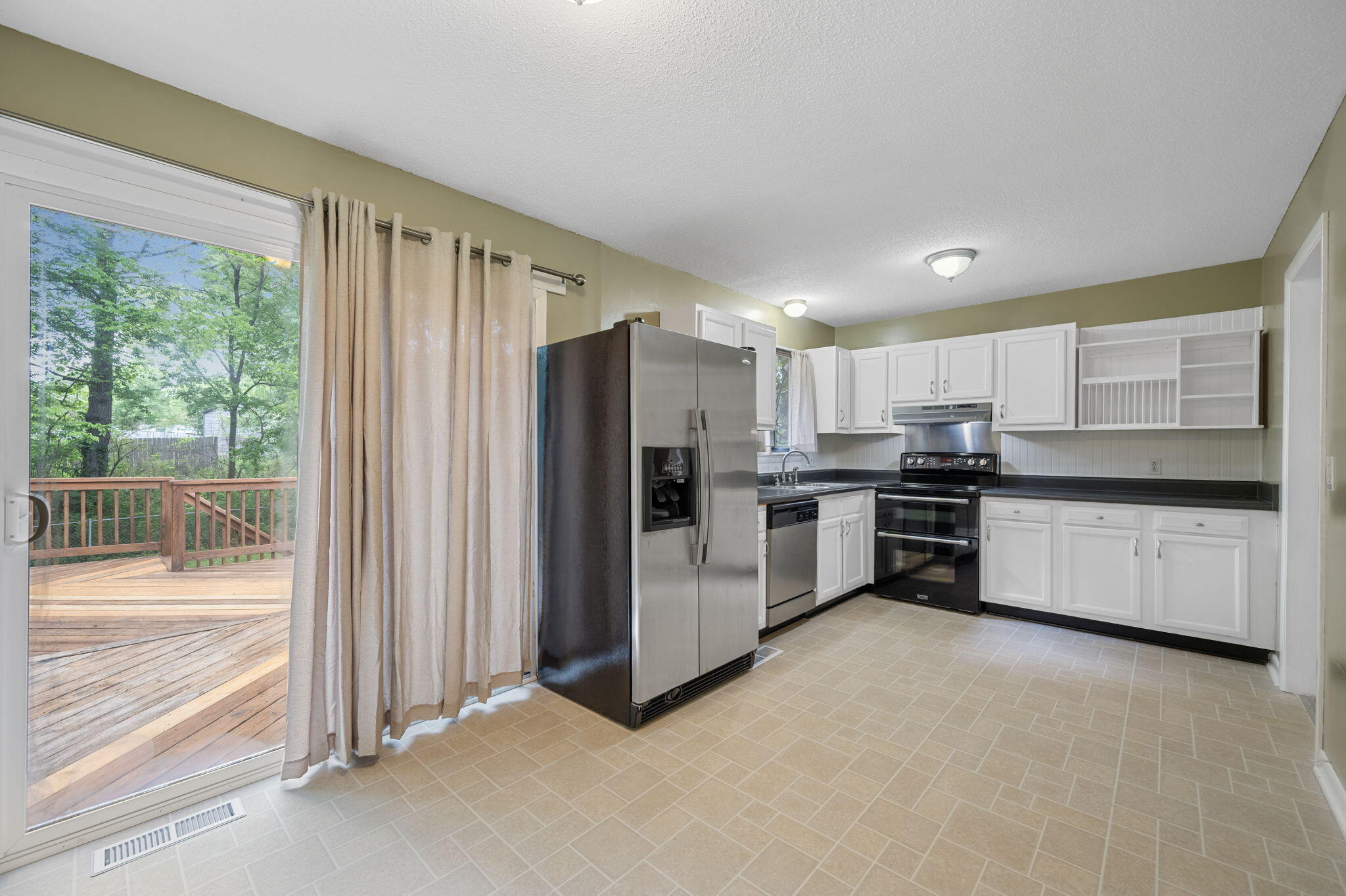 8326 Middle Road Ooltewah, TN 37363 - Photo 8 of 29 16-web-or-mls-DSC_8612-88