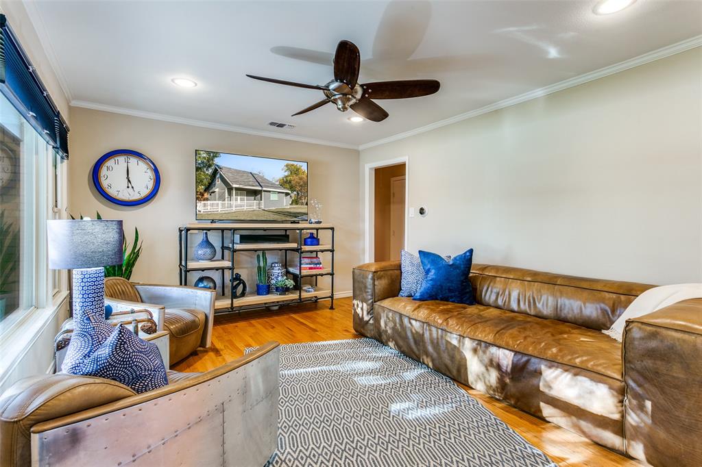 318 Ruth Street Grapevine, TX 76051 - Photo 5 of 30