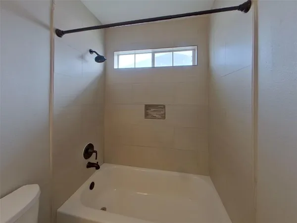 $2,969 | 1533 Mill Creek Drive, DeSoto, TX 75115