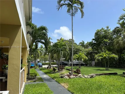 $2,250 | 2536 Van Buren Street, Unit 5A, Hollywood, FL 33020