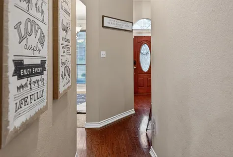 $299,999 | 1217 Yukon Drive, Glenn Heights, TX 75154