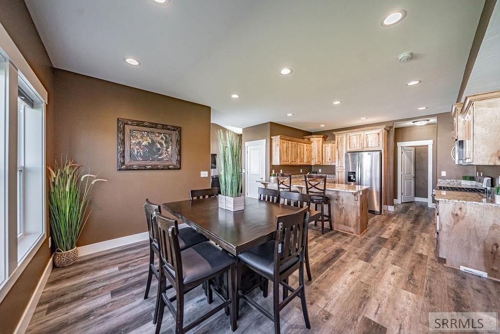 811 Harborside Loop Blackfoot, ID 83221 - Photo 16 of 40 Dining Area