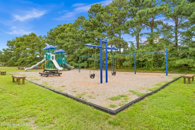 $399,000 | 27 West Scarborough Court, Hampstead, NC 28443