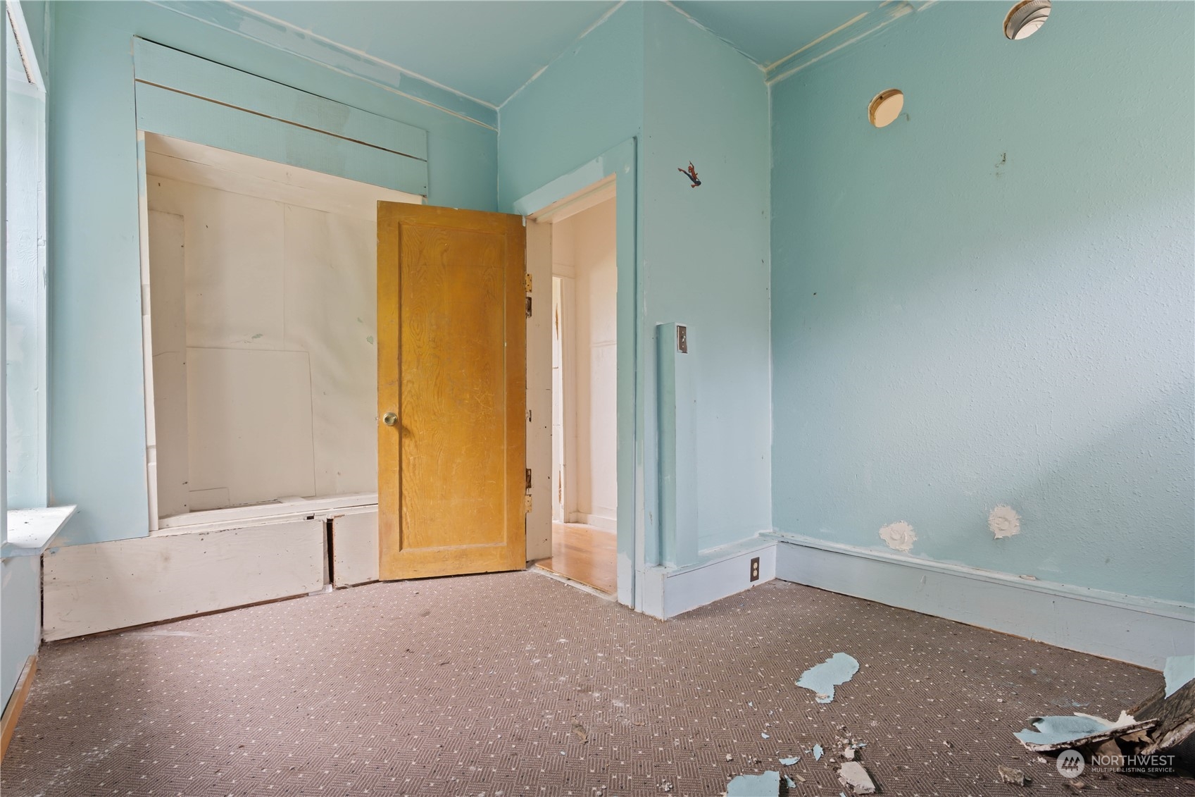 322 4th Street Roy, WA 98580 - Photo 8 of 29 a view of an empty room