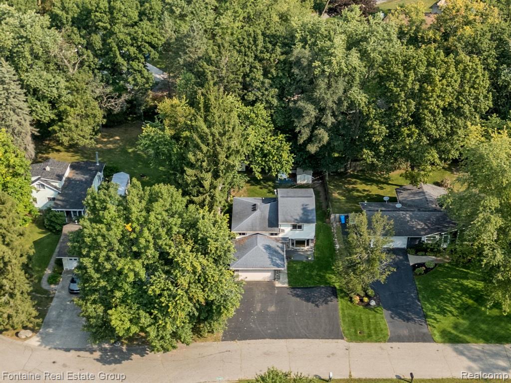 294 Oriole Road Commerce Township, MI 48382 - Photo 29 of 38