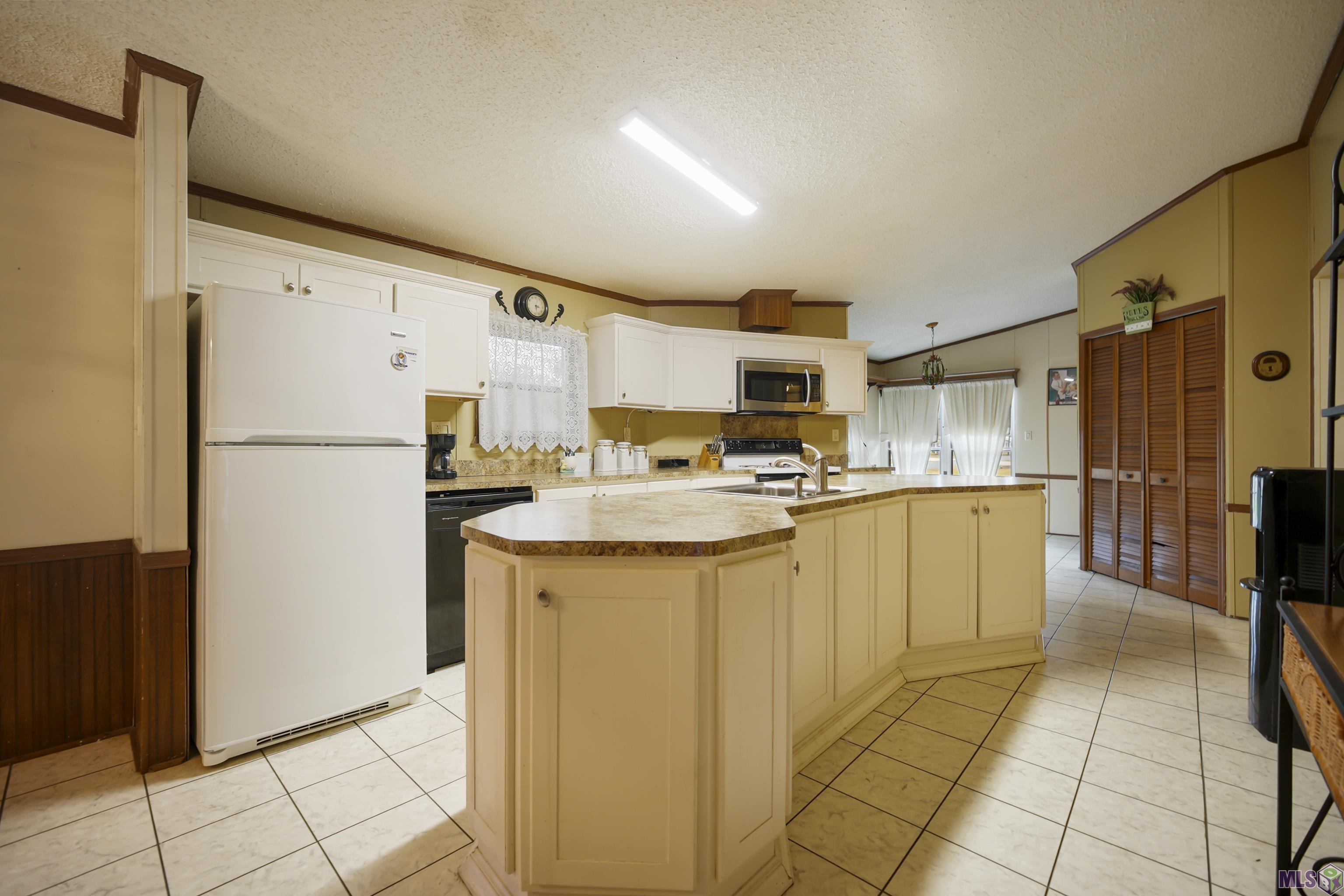 102 Shady Oaks Drive Pierre Part, LA 70339 - Photo 11 of 17 Kitchen