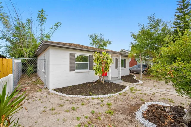 $2,350 | 4934 10th Avenue South, Gulfport, FL 33707