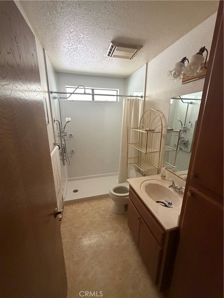 15976 Acoma Road Apple Valley, CA 92307 - Photo 6 of 11