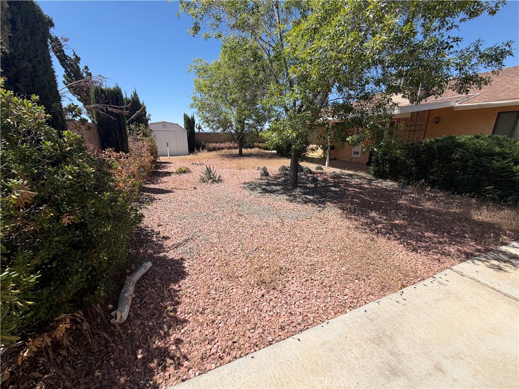 15976 Acoma Road Apple Valley, CA 92307 - Photo 10 of 11
