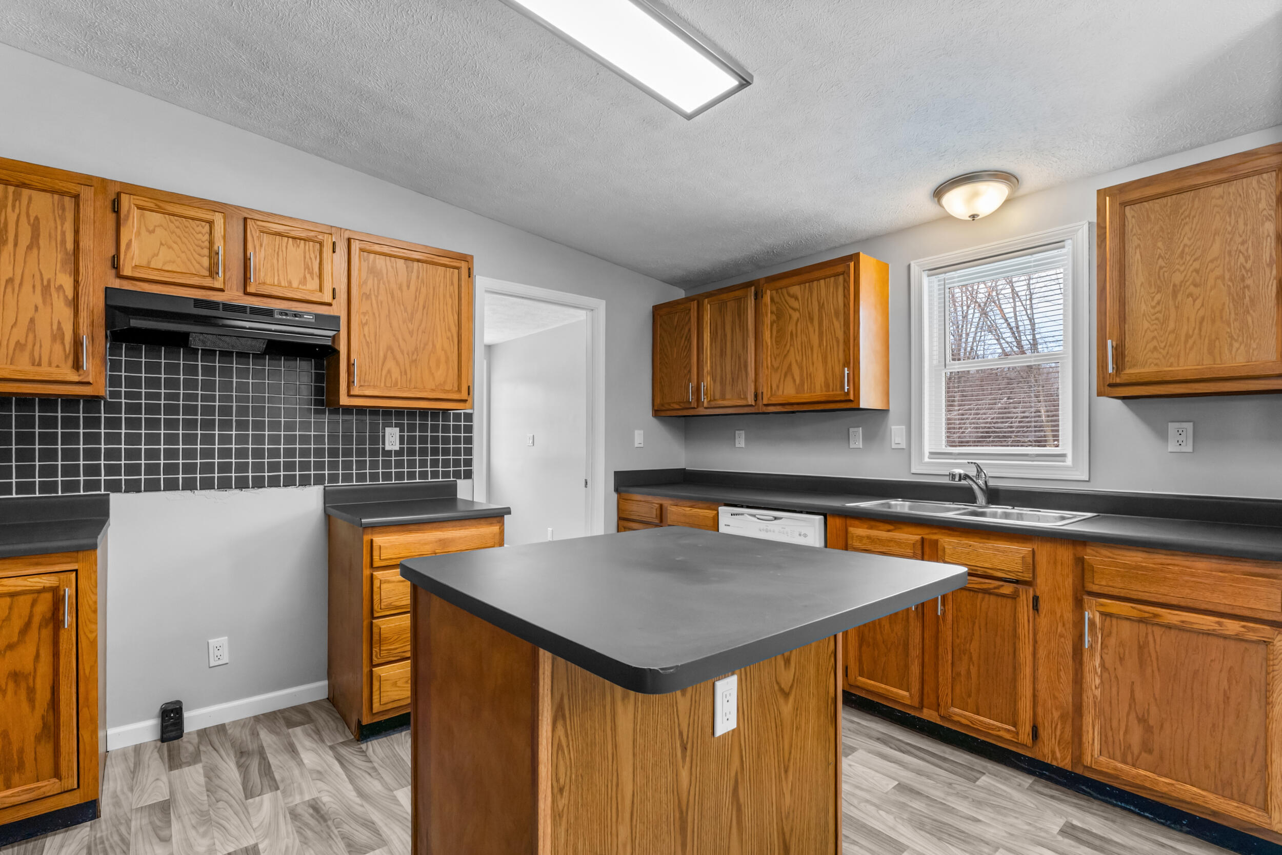 2340 East Mosherville Road Jonesville, MI 49250 - Photo 5 of 36 18__dsc3722