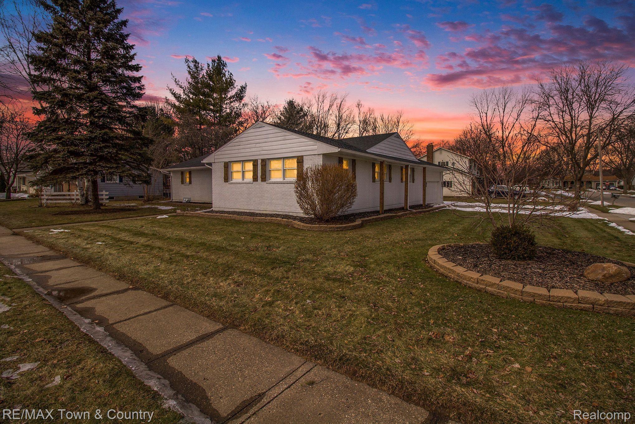 1037 Springview Drive Flushing, MI 48433 - Photo 1 of 24 sv 3.jpeg