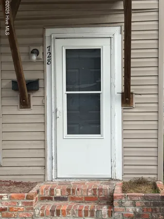 $1,050 | 728 West Street, New Bern, NC 28560