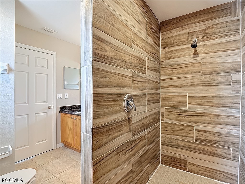 3713 20th Street Southwest Lehigh Acres, FL 33976 - Photo 19 of 23 a view of bathroom
