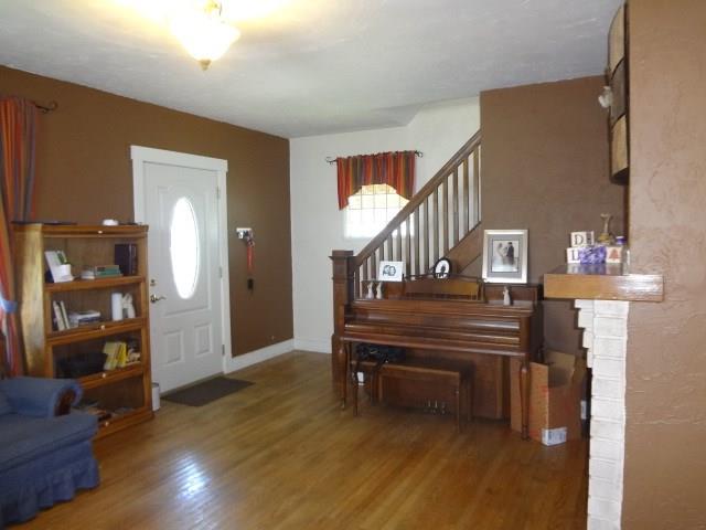 1819 Devonshire Road Coraopolis, PA 15108 - Photo 2 of 25 Living Room