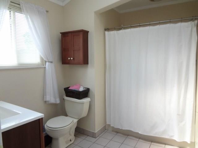 1819 Devonshire Road Coraopolis, PA 15108 - Photo 15 of 25 Full Bath