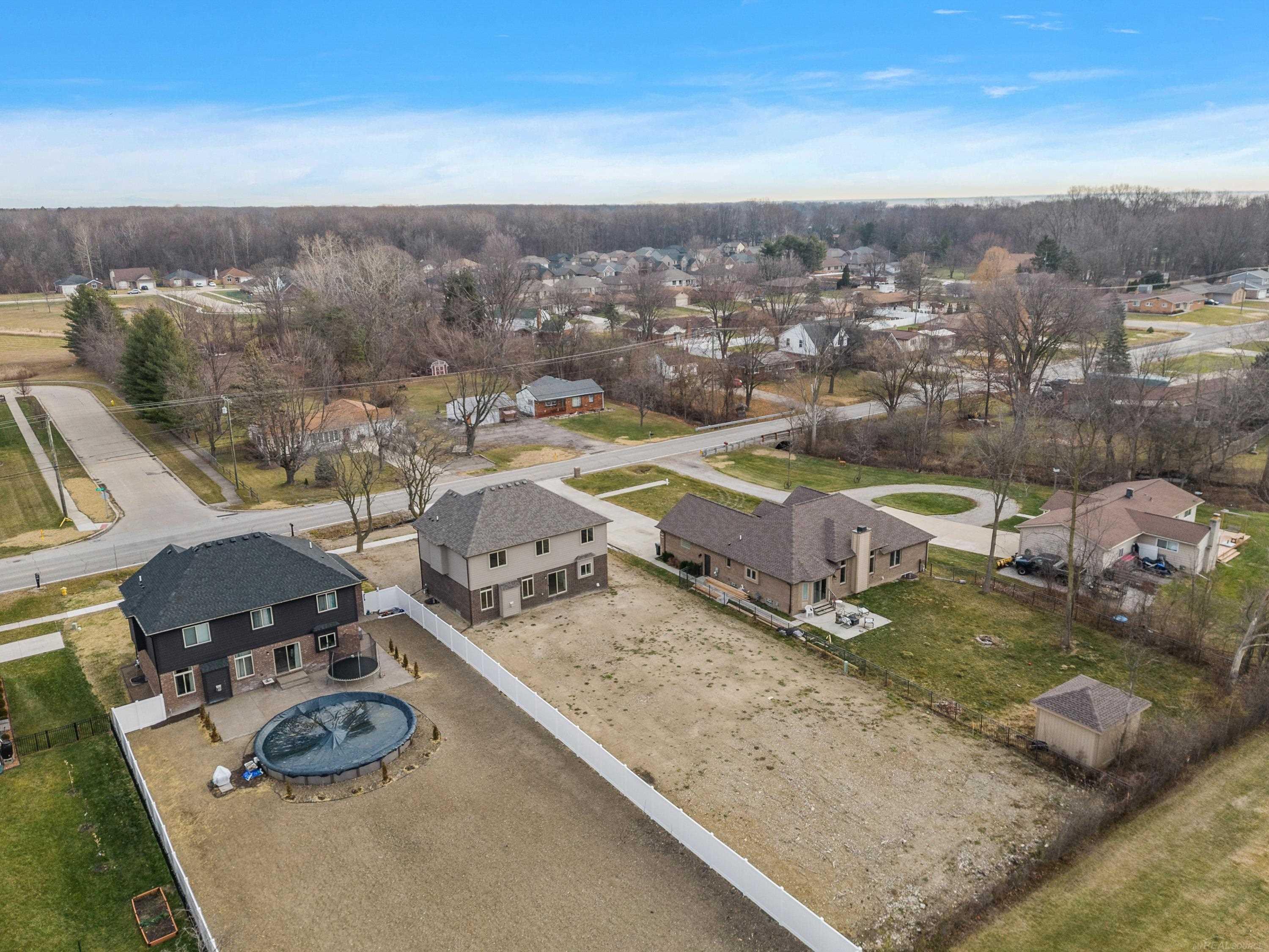 28570 Cotton Road New Baltimore, MI 48047 - Photo 14 of 46 50097299-17.JPG