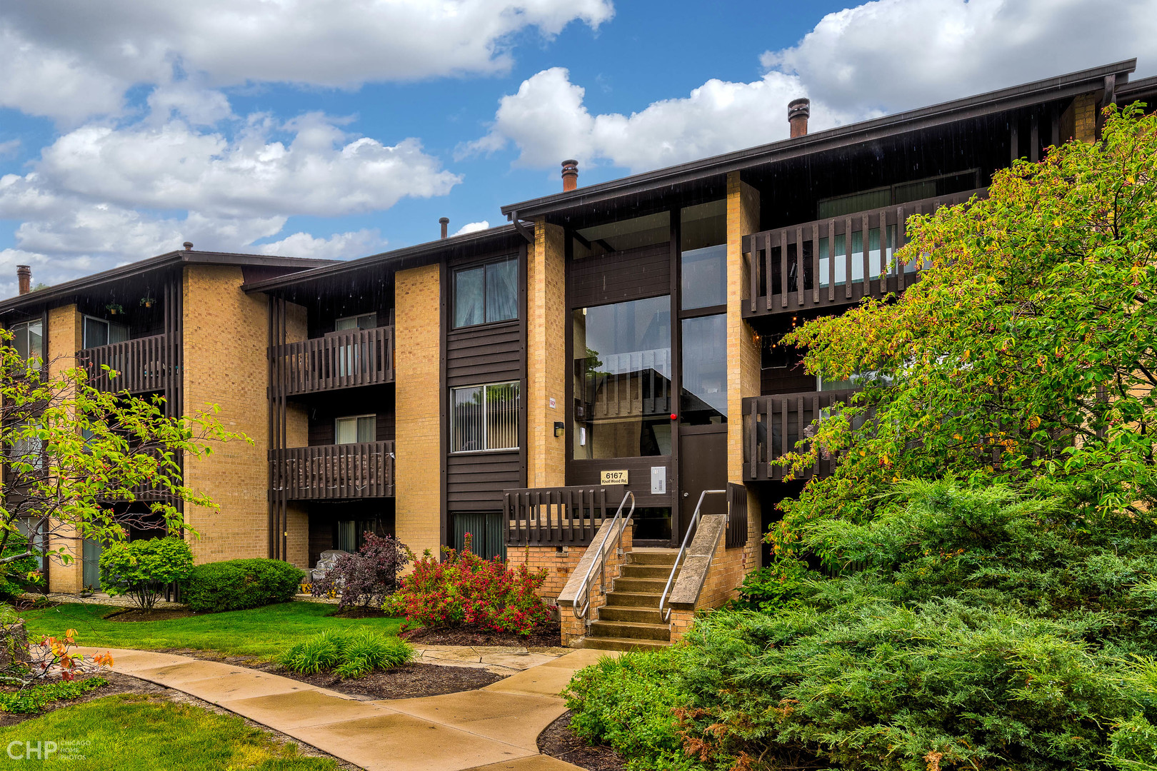 6167 Knoll Wood Road, Unit 207 Willowbrook, IL 60527 - Photo 1 of 15