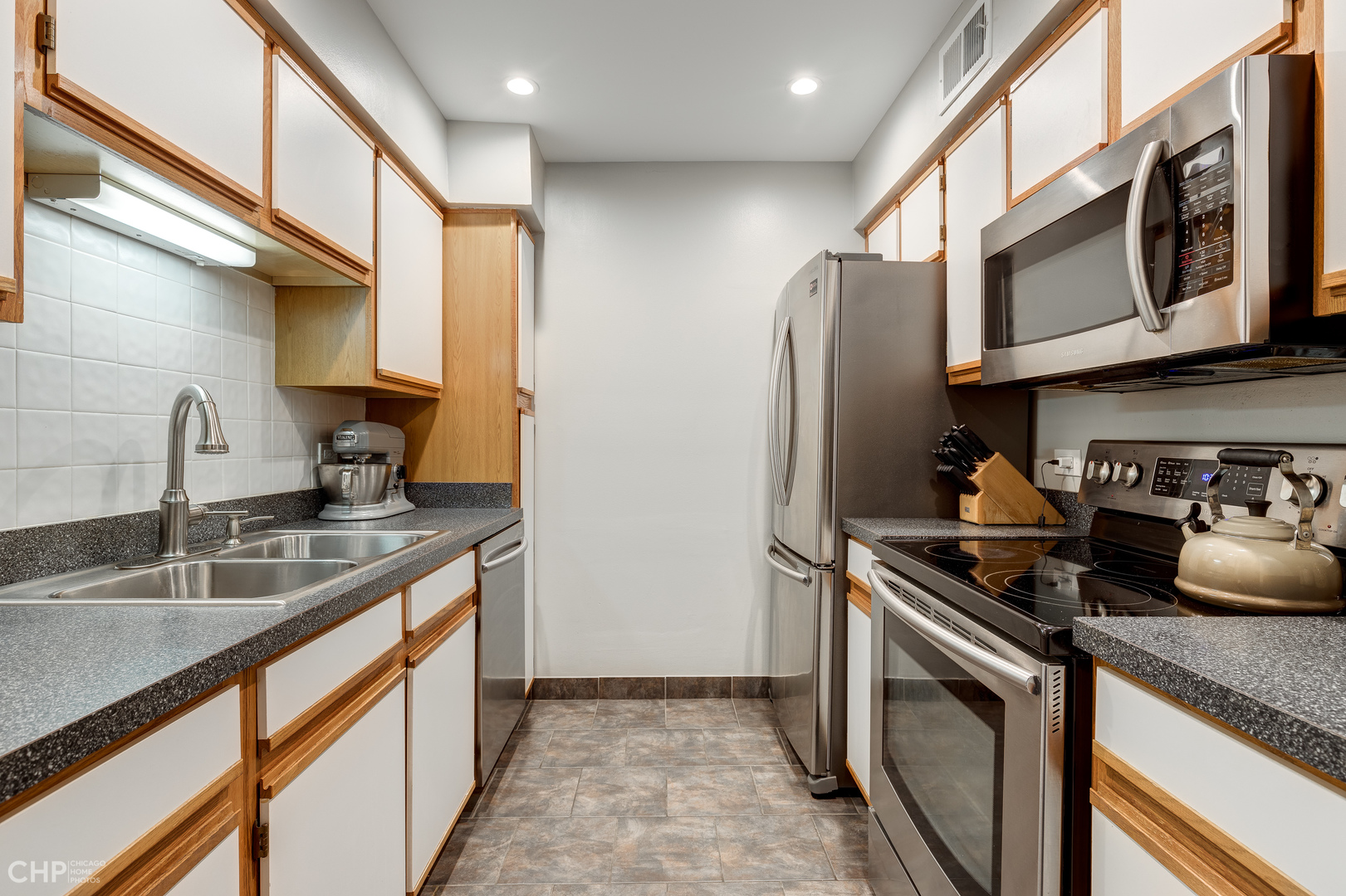 6167 Knoll Wood Road, Unit 207 Willowbrook, IL 60527 - Photo 6 of 15