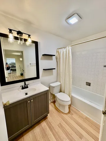 $1,650 | 1557 Jill Court, Unit 11104, Glendale Heights, IL 60139