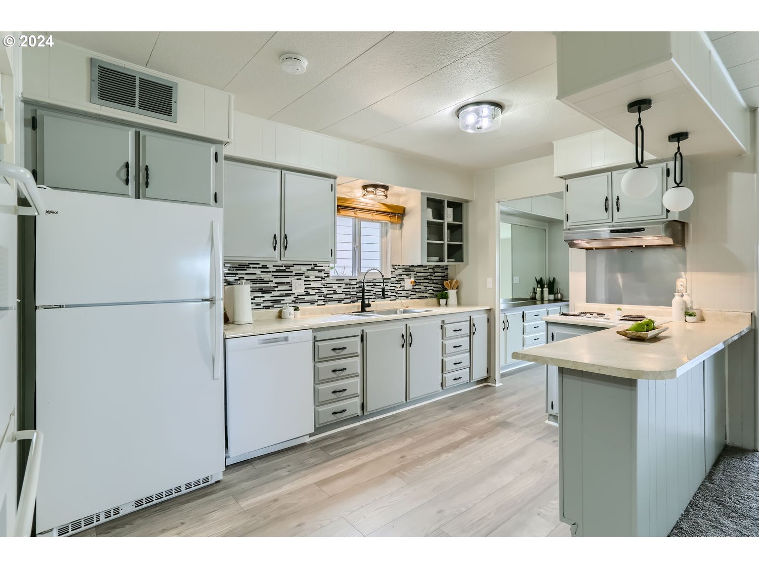 2681 Southeast River Road, Unit 10 Hillsboro, OR 97123 - Photo 5 of 11
