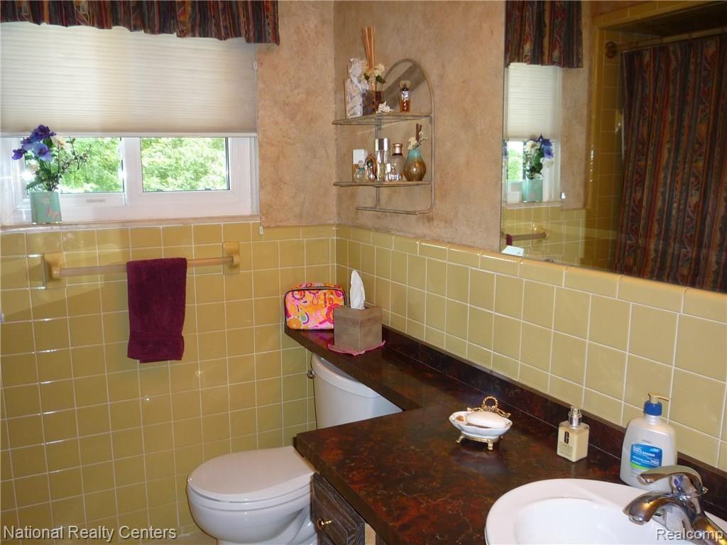 29600 Curtis Road Livonia, MI 48152 - Photo 10 of 21 P1050199.JPG