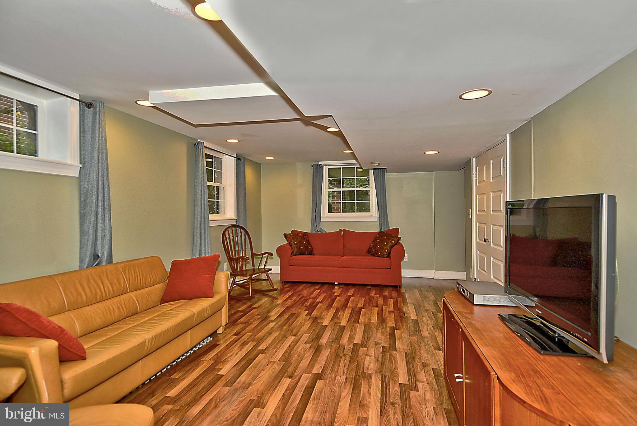 1908 Hanover Street Silver Spring, MD 20910 - Photo 14 of 30 Family Room