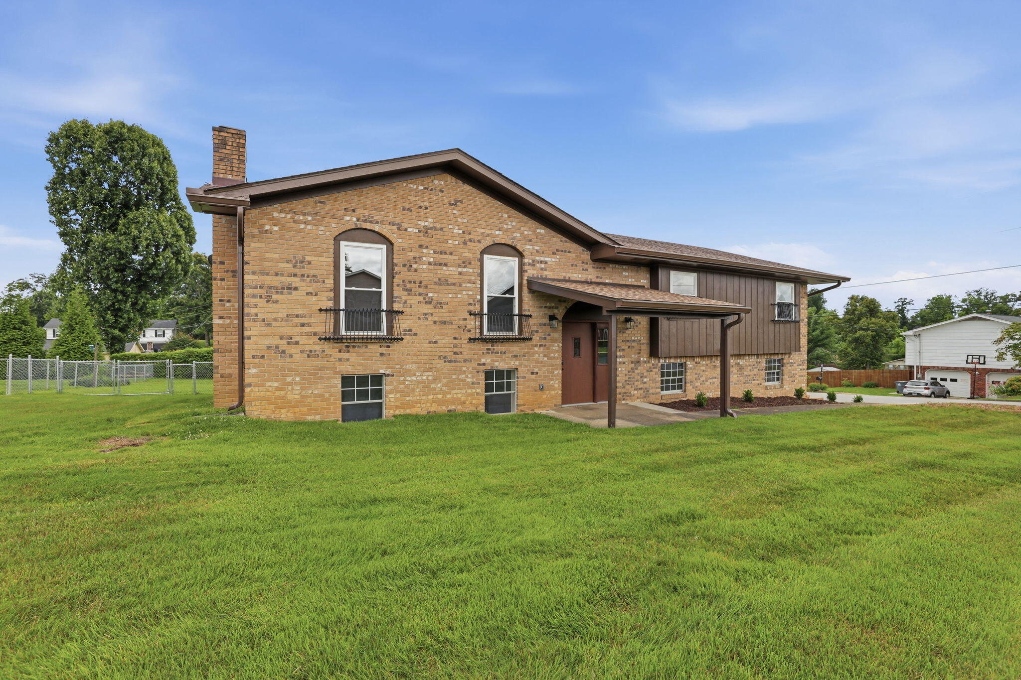 2802 St Lawrence Road Chattanooga, TN 37421 - Photo 2 of 34 2-web-or-mls-2802-st-lawrence-rd