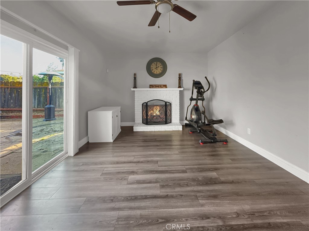 2846 North Parsons Merced, CA 95340 - Photo 5 of 29 a view of an empty room and fire place