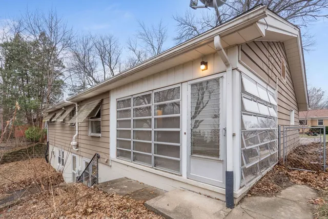 $195,000 | 3006 15th Street, Moline, IL 61265