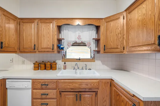 $195,000 | 3006 15th Street, Moline, IL 61265