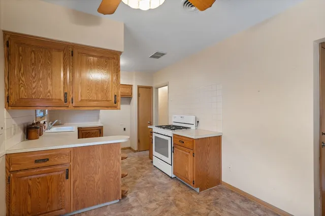 $195,000 | 3006 15th Street, Moline, IL 61265