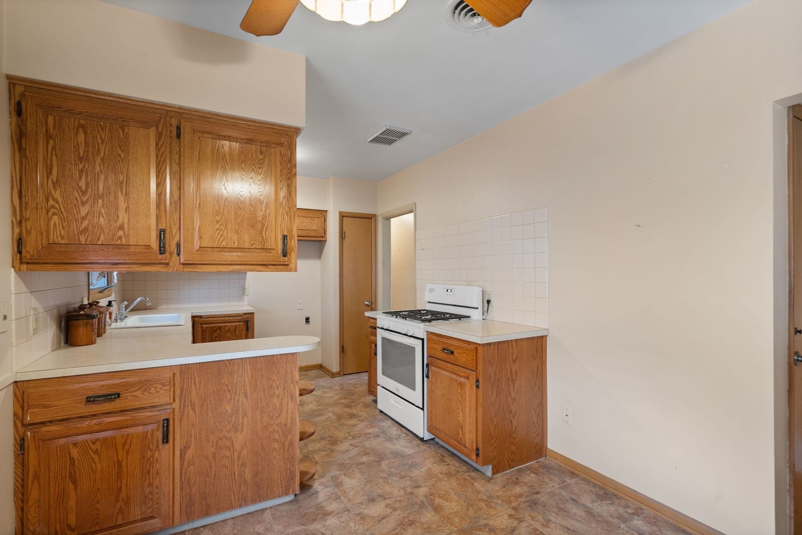 3006 15th Street Moline, IL 61265 - Photo 8 of 27