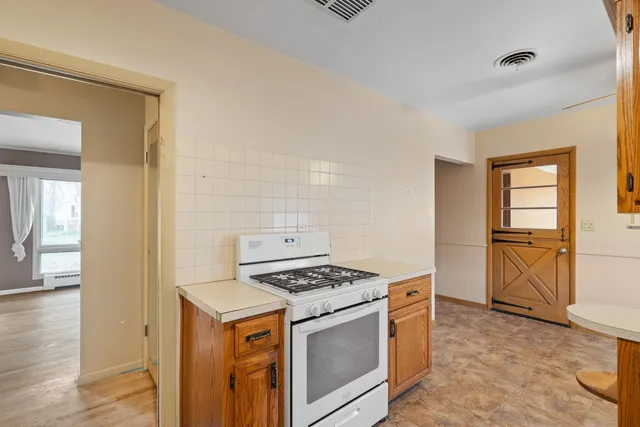 $195,000 | 3006 15th Street, Moline, IL 61265