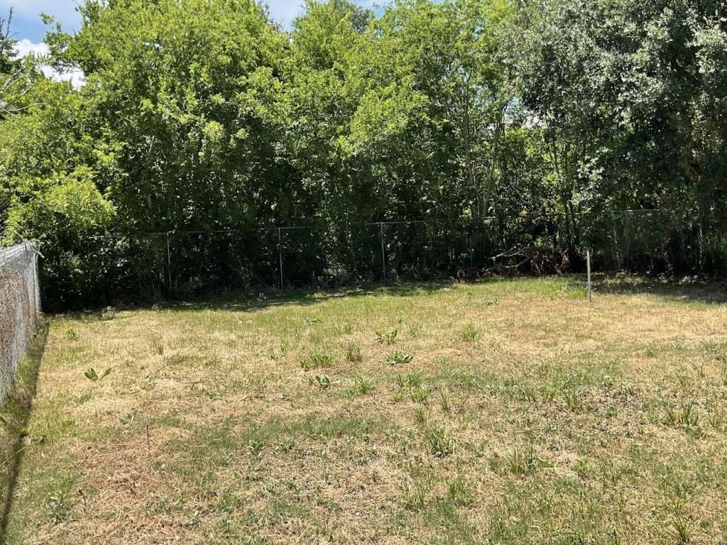 318 10th Street Dickinson, TX 77539 - Photo 2 of 9