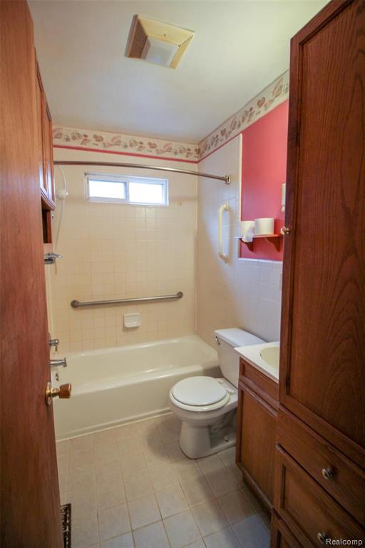 14265 North Genesee Road Clio, MI 48420 - Photo 13 of 24
