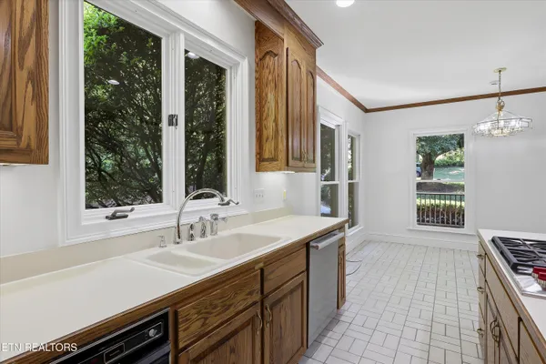 $1,500,000 | 721 Hampton Roads Drive, Knoxville, TN 37934