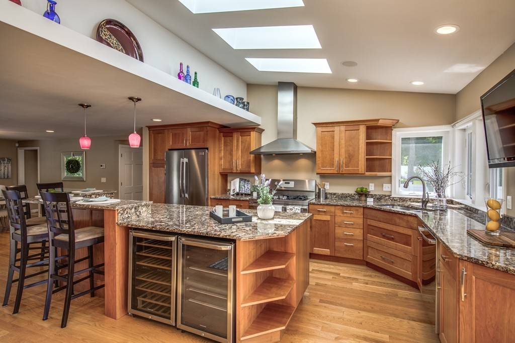 4 Davis Road Bedford, MA 01730 - Photo 2 of 30 Gallery Image 2