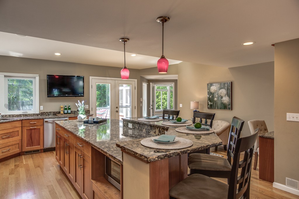 4 Davis Road Bedford, MA 01730 - Photo 4 of 30 Gallery Image 4