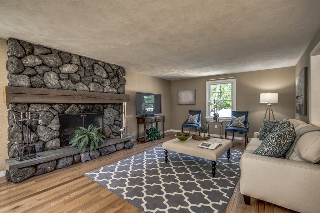4 Davis Road Bedford, MA 01730 - Photo 7 of 30 Gallery Image 7