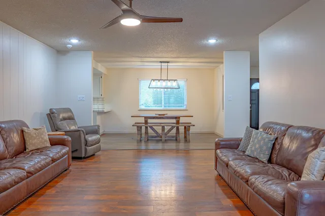 $499,900 | 6753 North Durant Avenue, Fresno, CA 93711