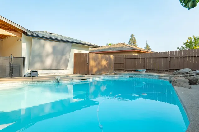 $499,900 | 6753 North Durant Avenue, Fresno, CA 93711