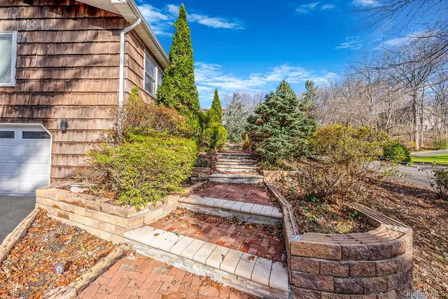 a view of a pathway both side of building
