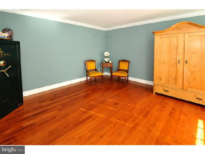 44 Hillendale Road Perkasie, PA 18944 - Photo 6 of 24 Living Room