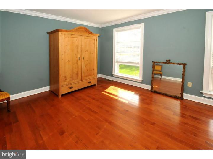 44 Hillendale Road Perkasie, PA 18944 - Photo 7 of 24 Living Room