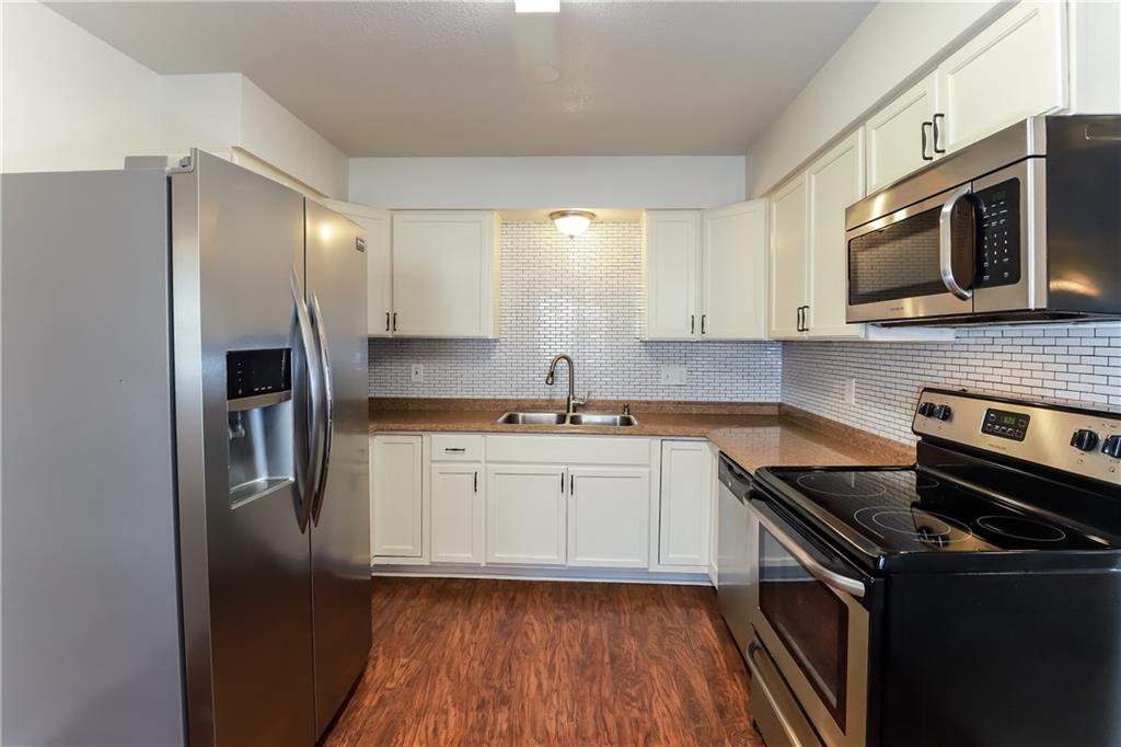 319 Holiday Drive Lansing, KS 66043 - Photo 6 of 16